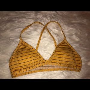NWOT Tilly’s  bikini top size large!